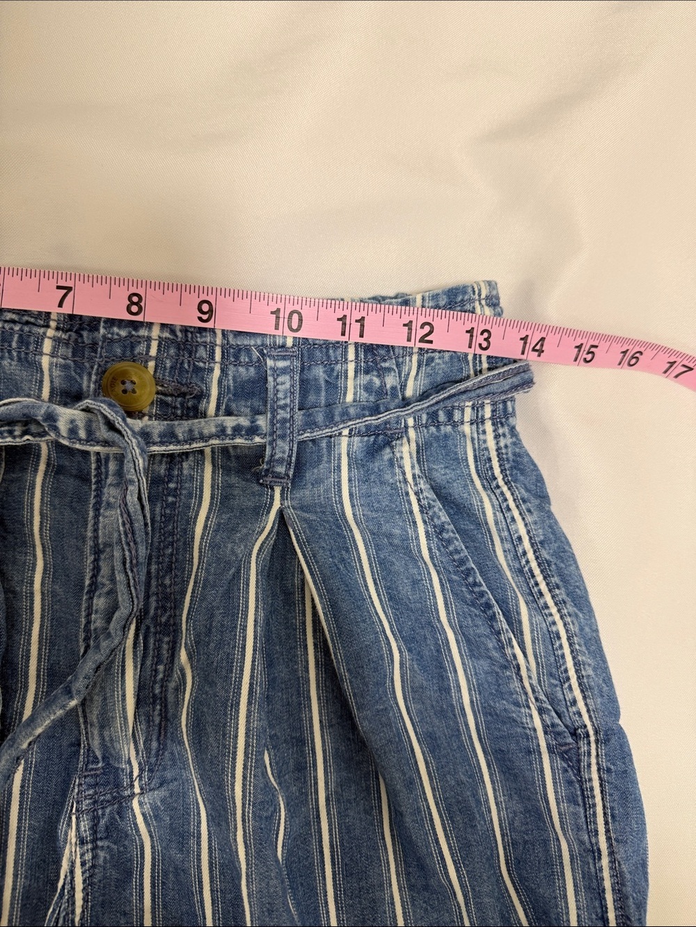 American Eagle Outfitters Blue and White Striped paper bag denim shorts size 2 - Picture 4 of 9